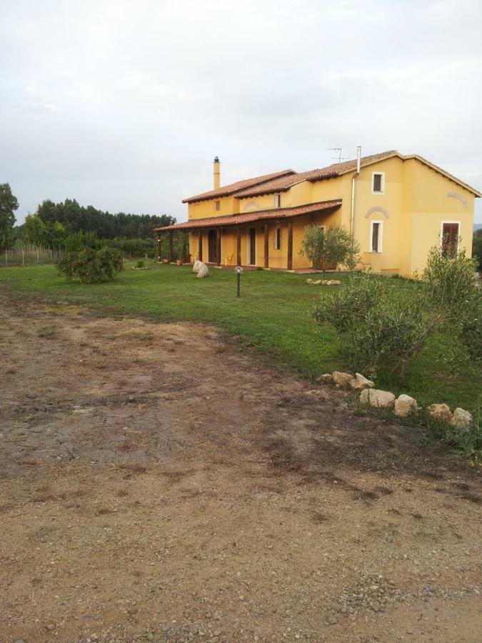 Affittacamere Luti Massama Exterior photo